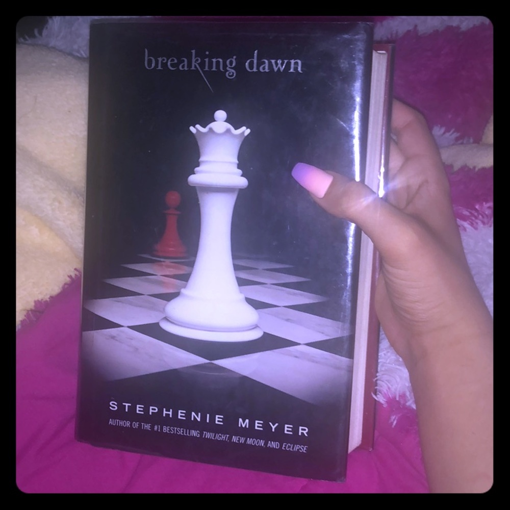 Breaking Dawn twilight book! 📖